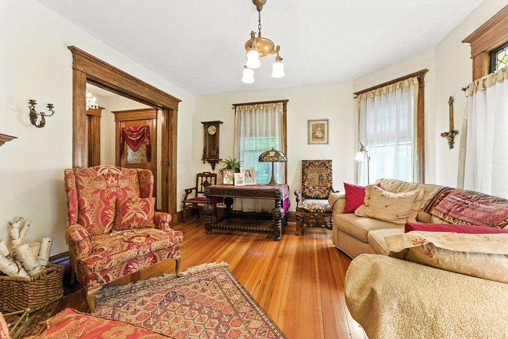 72 Firglade Ave Springfield, MA 01108