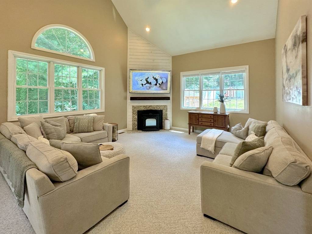 Southbridge, MA 01550,111 Country Club Place