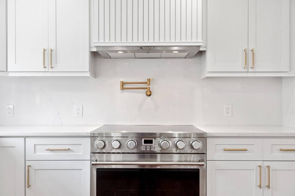 Danvers, MA 01923,15 Oak St