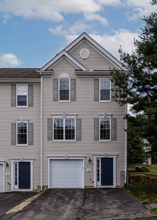 Grafton, MA 01560,61 Tulip Cir #61
