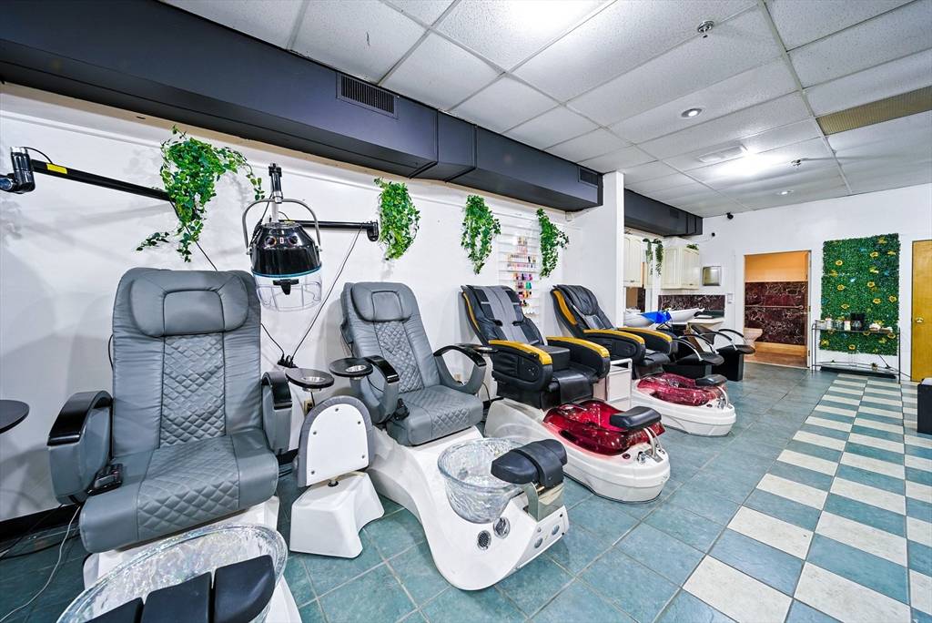 Lawrence, MA 01840,350 Essex St