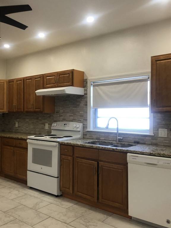 Swampscott, MA 01907,93 Pine Street #1