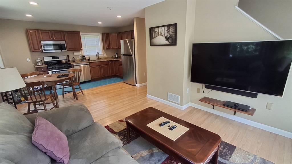Weymouth, MA 02188,17 Worster