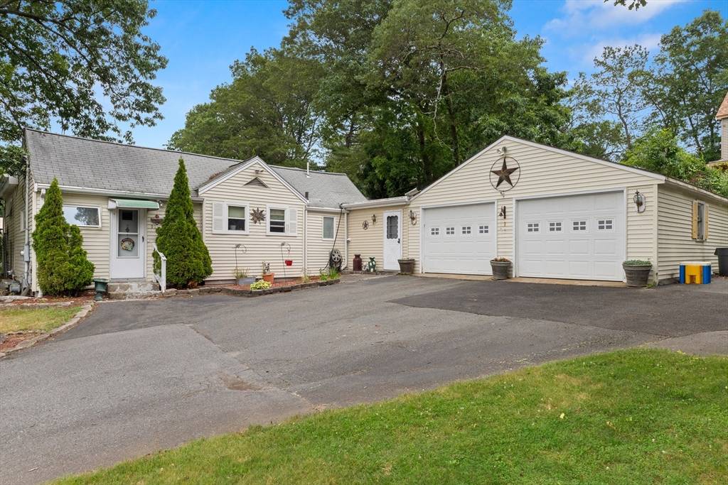 Saugus, MA 01906,91 Great Woods Road
