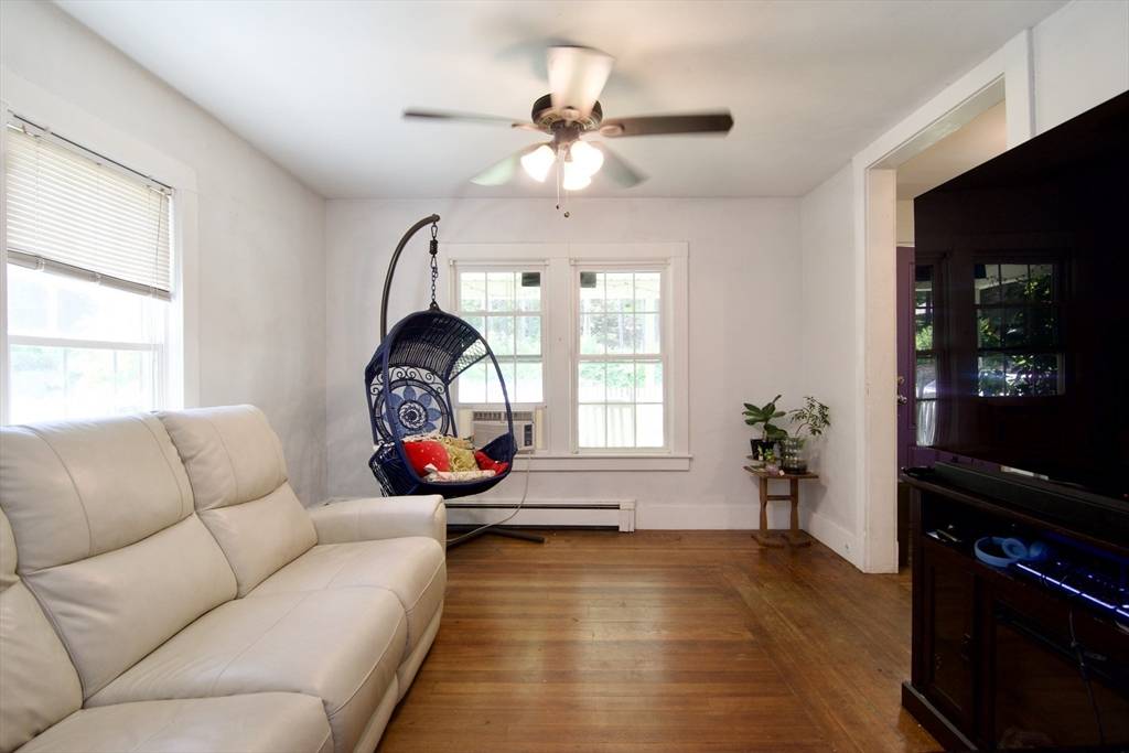 Stafford, CT 06076,31 East St