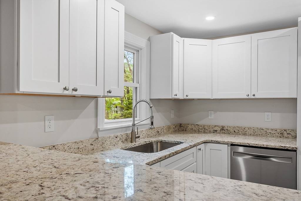 82 Old Boston Tpke Hubbardston, MA 01452