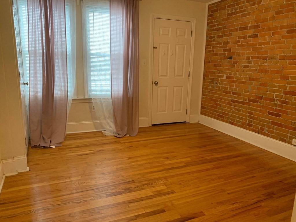Brookline, MA 02445,23 Aspinwall Ave #4