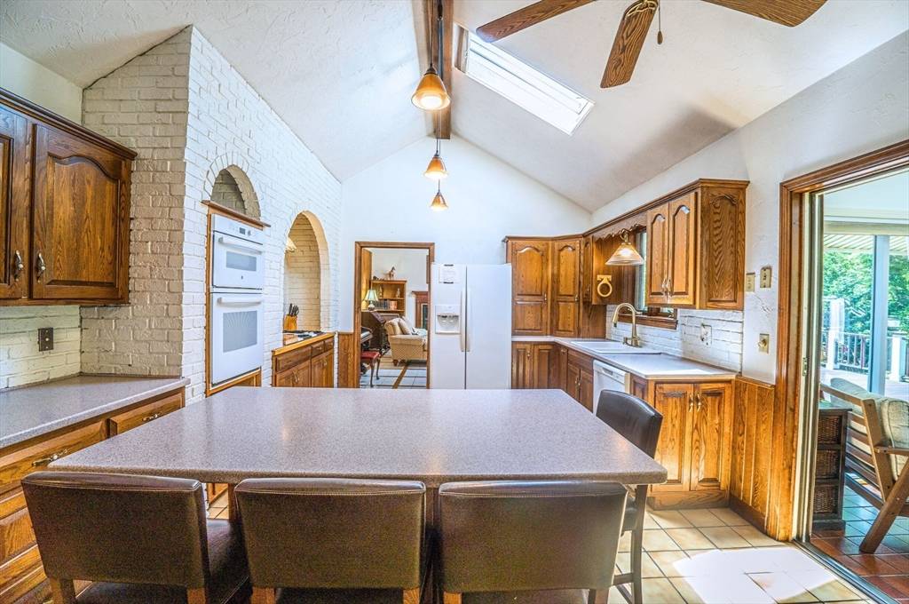 Yarmouth, MA 02675,9 Wingfoot Dr.