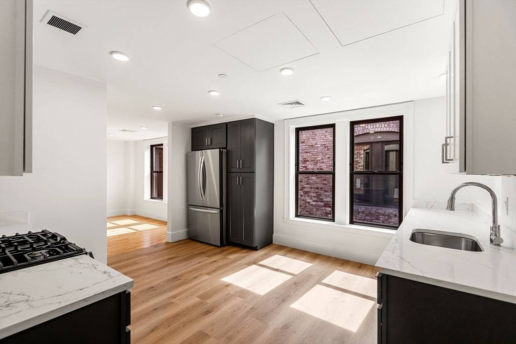 Cambridge, MA 02139,434 Massachusetts Ave #1