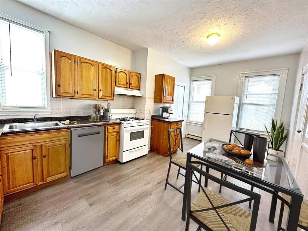 Boston, MA 02128,110 Everett St #3