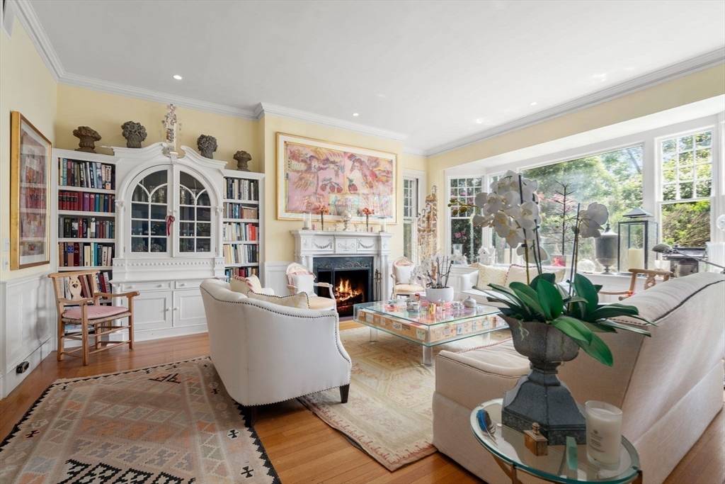 Nahant, MA 01908,51 Cliff Street