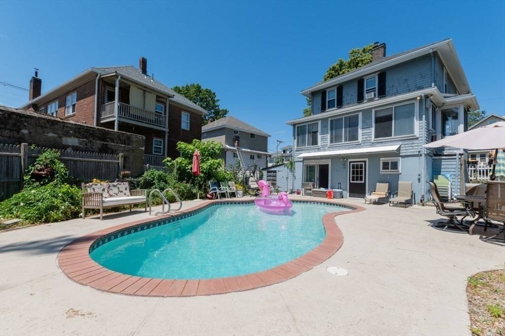 Winthrop, MA 02152,17 Edgehill Rd