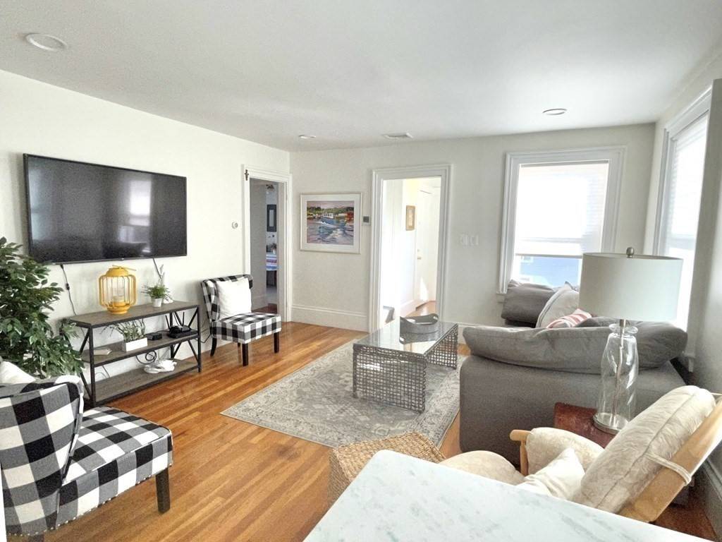 Marblehead, MA 01945,25 Mechanic St #2