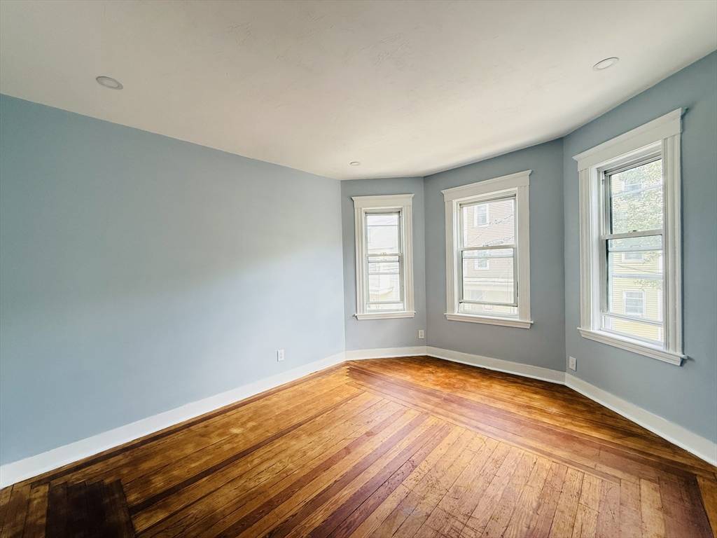 Somerville, MA 02143,83 Marion St #2