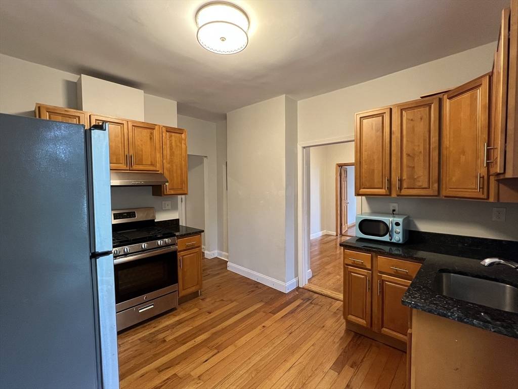 Lowell, MA 01851,42 Waugh St #2