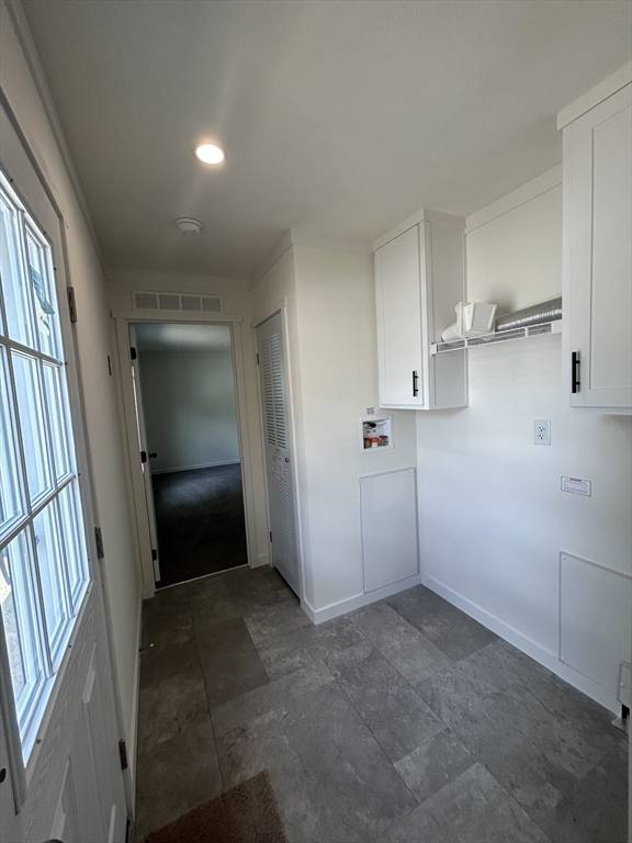 Tewksbury, MA 01876,206 Shoreline Drive