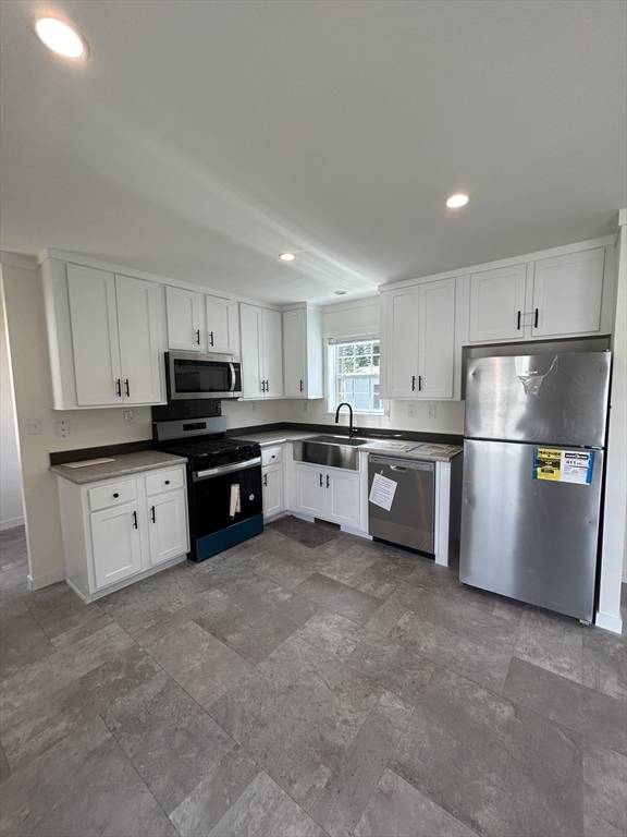 Tewksbury, MA 01876,221 Shoreline Drive