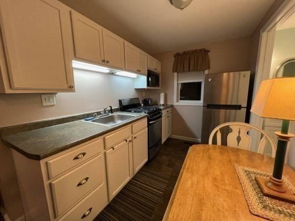 Hudson, MA 01749,2 Essex Dr. #2