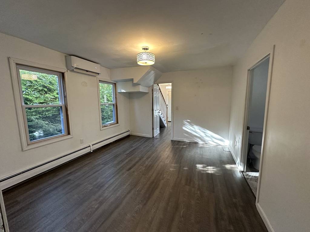 Hopkinton, MA 01748,8 Pike St #8
