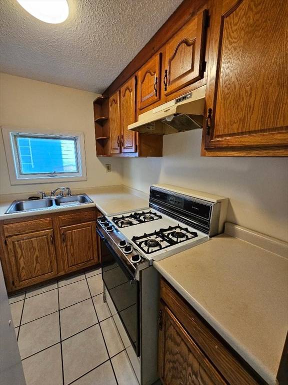 Fall River, MA 02724,11 Cook Street #1 N