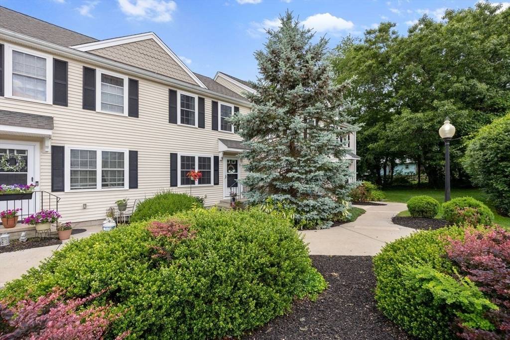 Rockland, MA 02370,67 Boxberry Ln #67