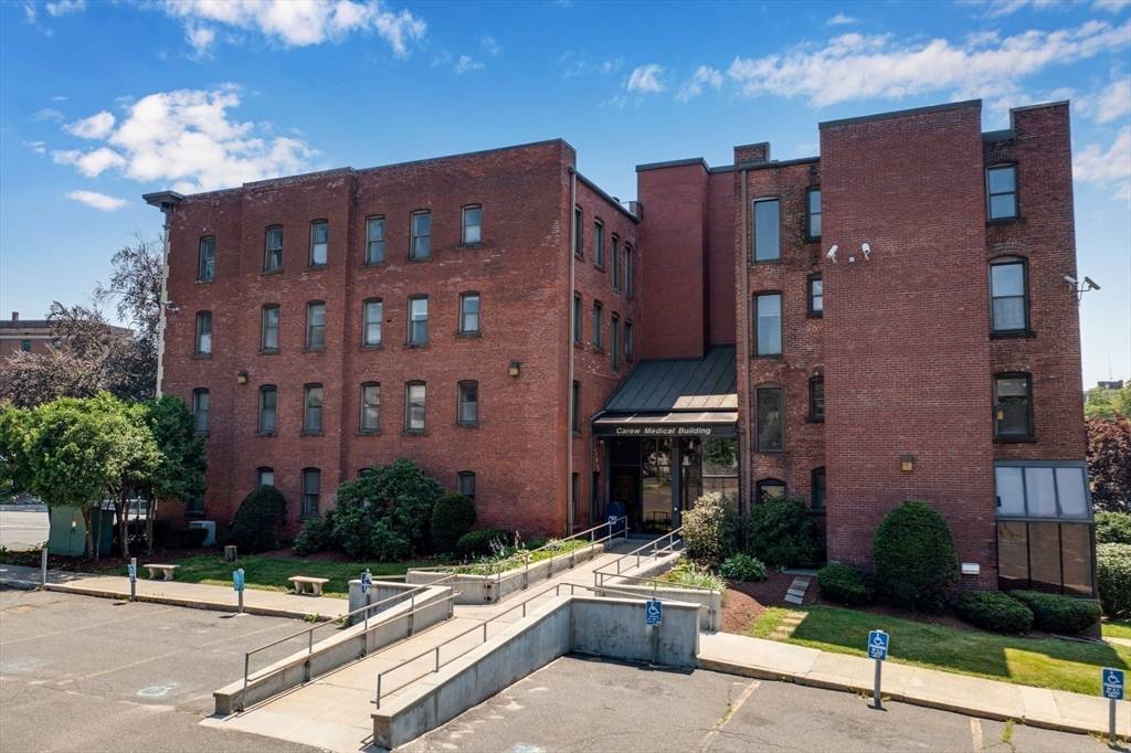 Springfield, MA 01103,222 Carew St