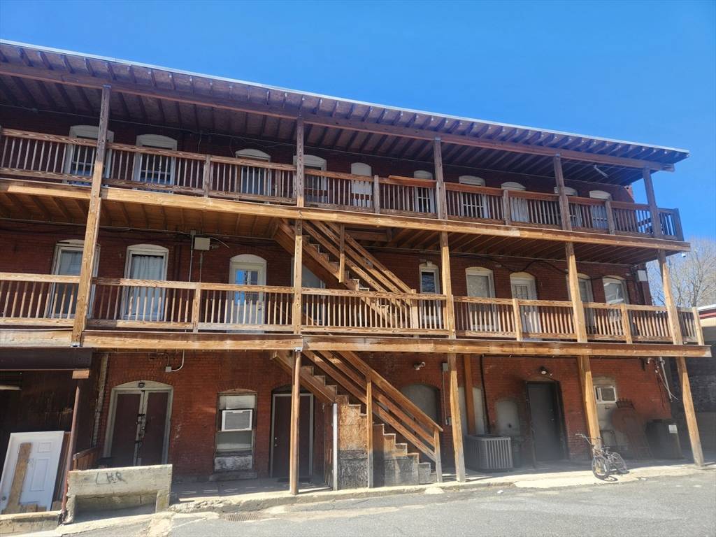 Fitchburg, MA 01420,19 1/2 Lunenburg Street #11