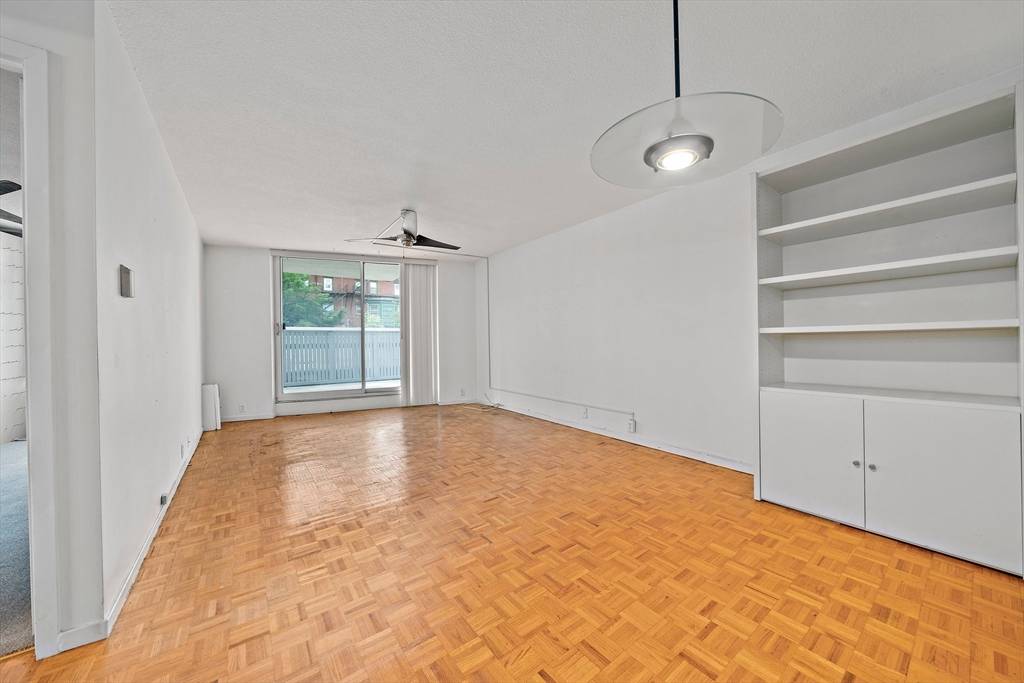 Brookline, MA 02446,19 Winchester St #110