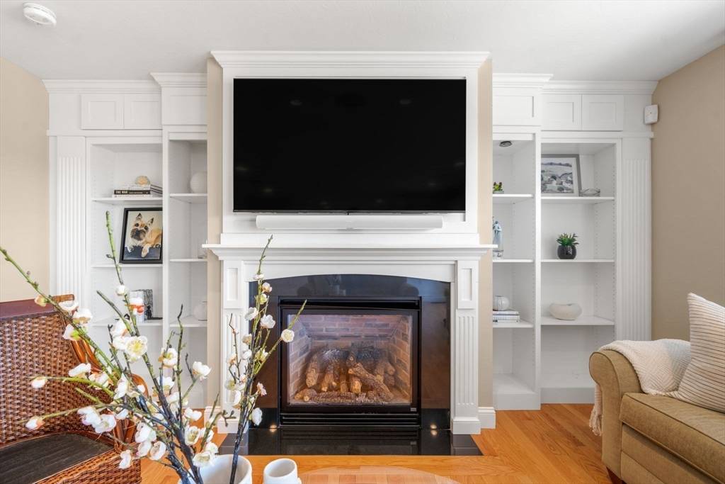 Carver, MA 02330,11 Redtail Ln