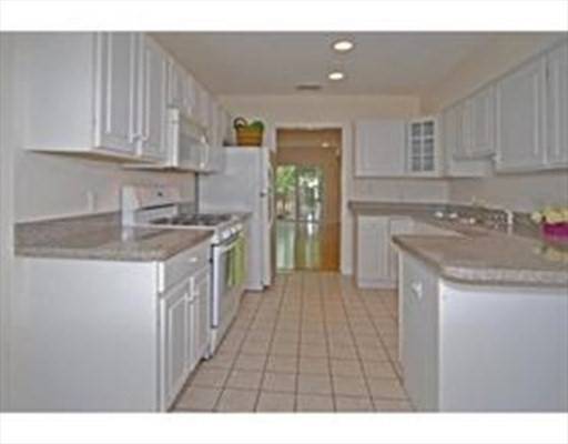 Brookline, MA 02445,20 Cameron St #102