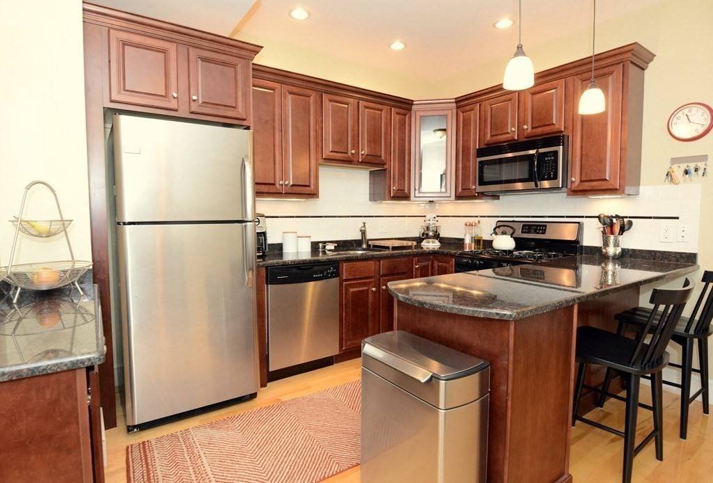Somerville, MA 02143,21 Oak St ##1
