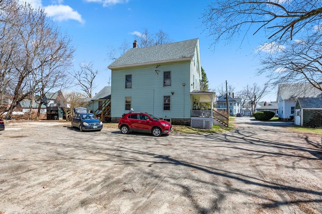 Derry, NH 03038,19 Central St