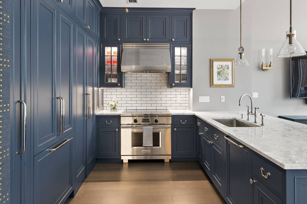 Cambridge, MA 02138,975 Memorial Drive #211
