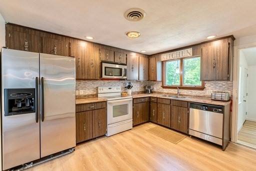 Randolph, MA 02368,61 Emeline St