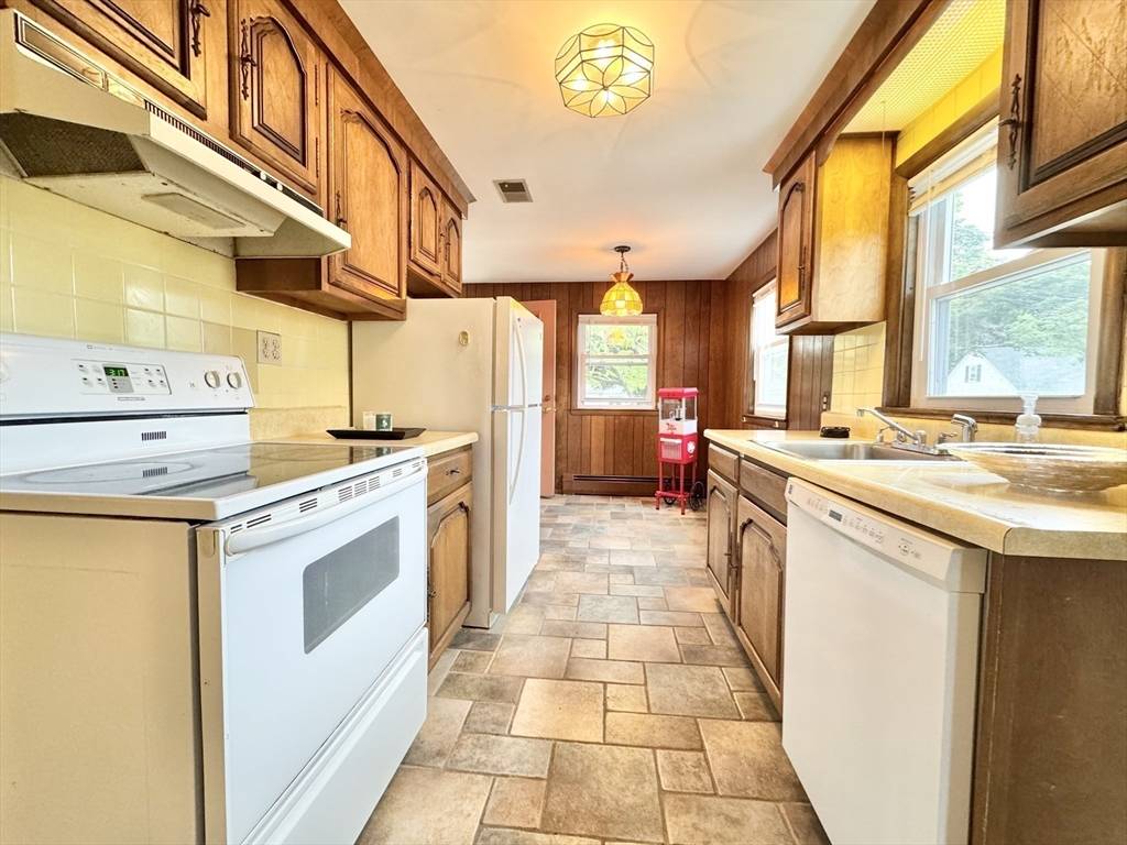 Peabody, MA 01960,7 Roland Rd
