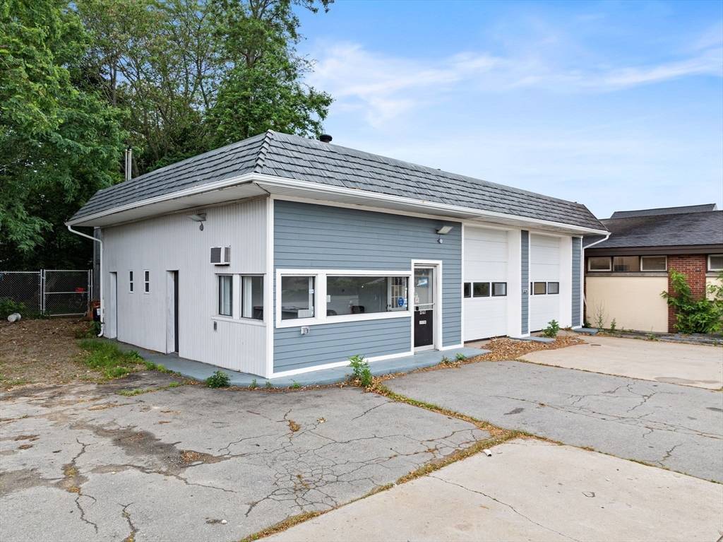 New Bedford, MA 02745,2147 Acushnet Ave
