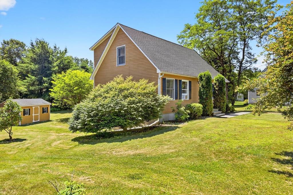 Belchertown, MA 01007,32 Sarah Ln