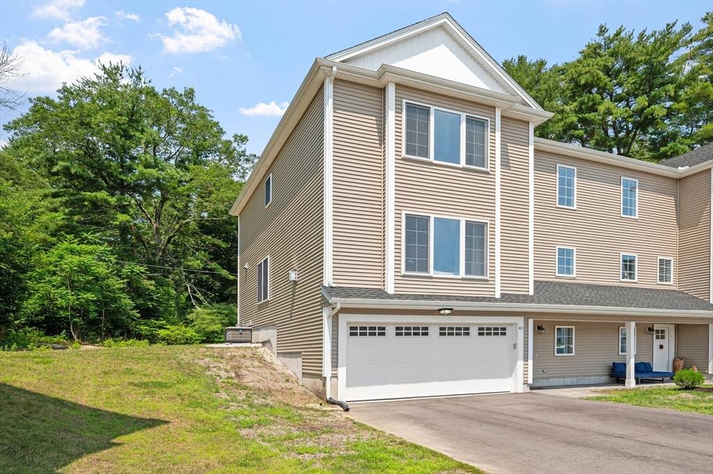 Uxbridge, MA 01569,41 Pouts Lane #41