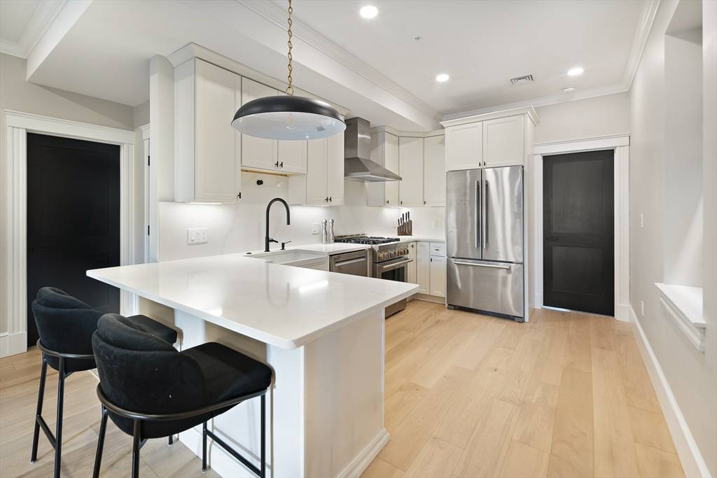 Boston, MA 02129,40 Mount Vernon St #2