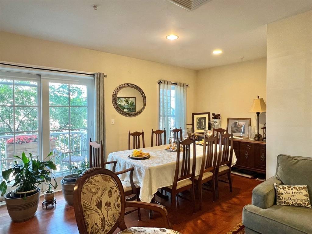 Burlington, MA 01803,245 Cambridge #107