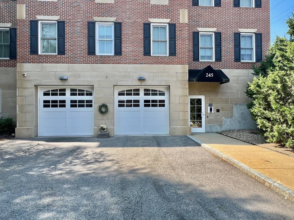 Burlington, MA 01803,245 Cambridge #107