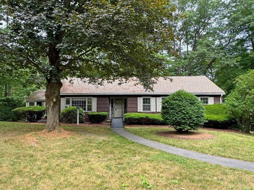 Greenfield, MA 01301,56 Country Club Rd
