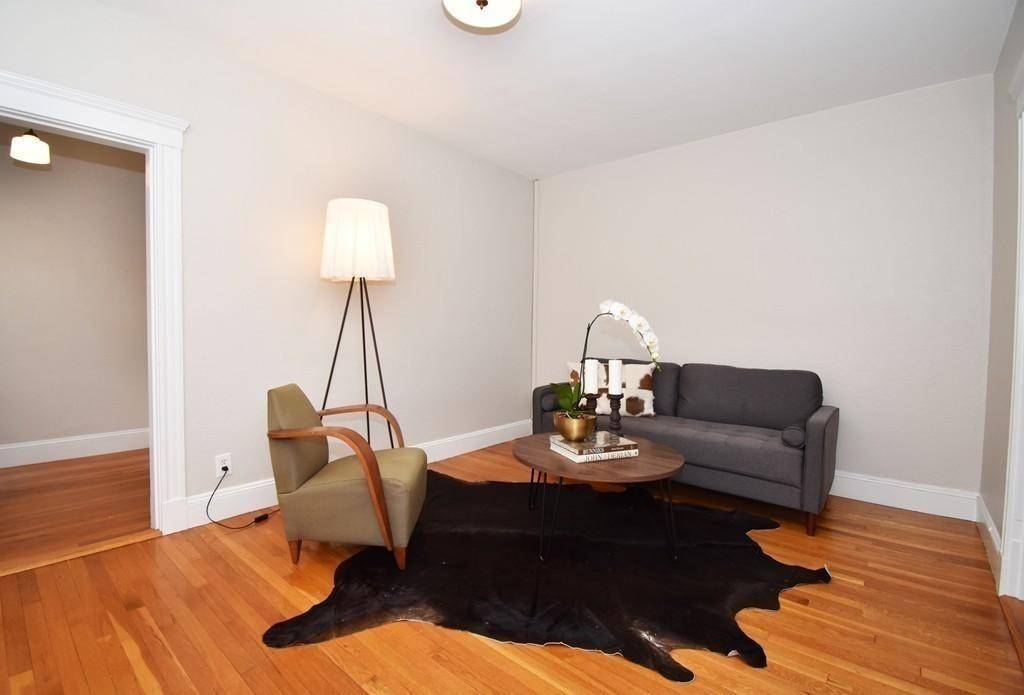 Cambridge, MA 02138,38 Linnaean St. #9