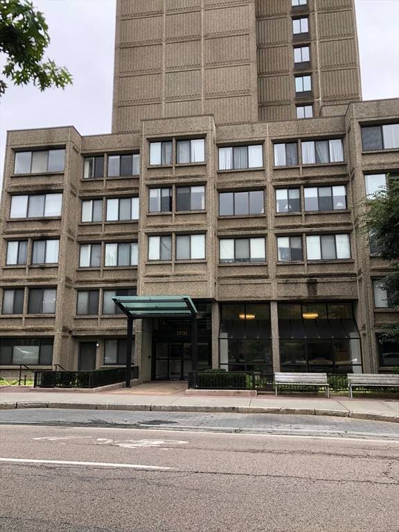 Brookline, MA 02445,1731 Beacon St #523