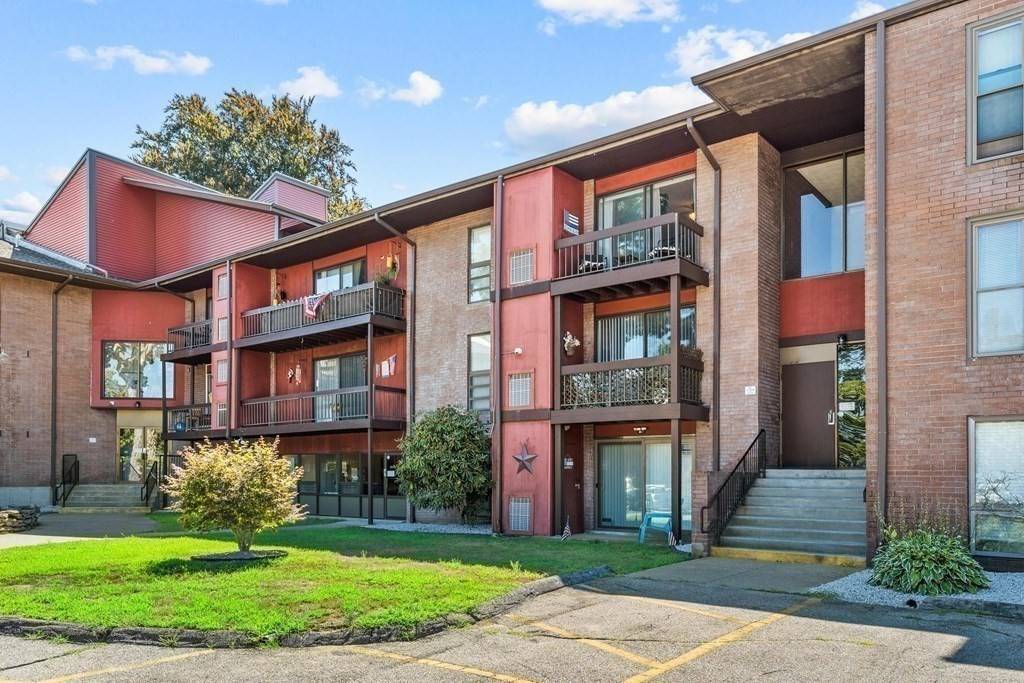 Taunton, MA 02780,170 Highland St #320D