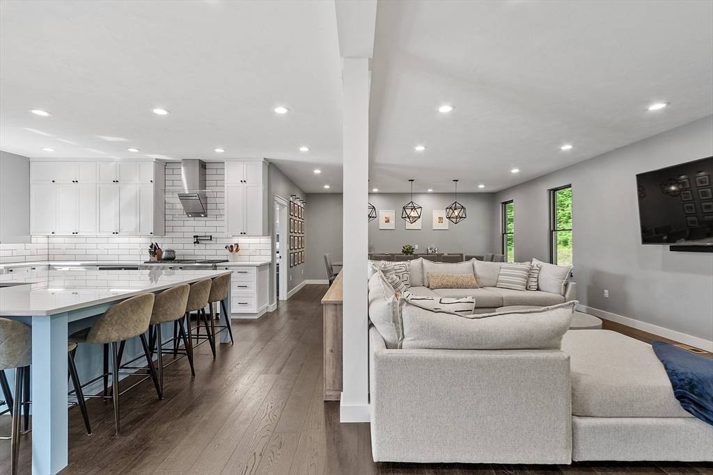 3 Fulling Mill Dr Charlton, MA 01507