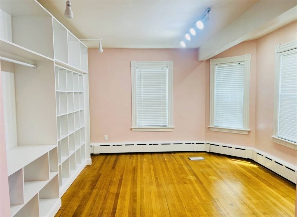 North Andover, MA 01845,28 Main St #102