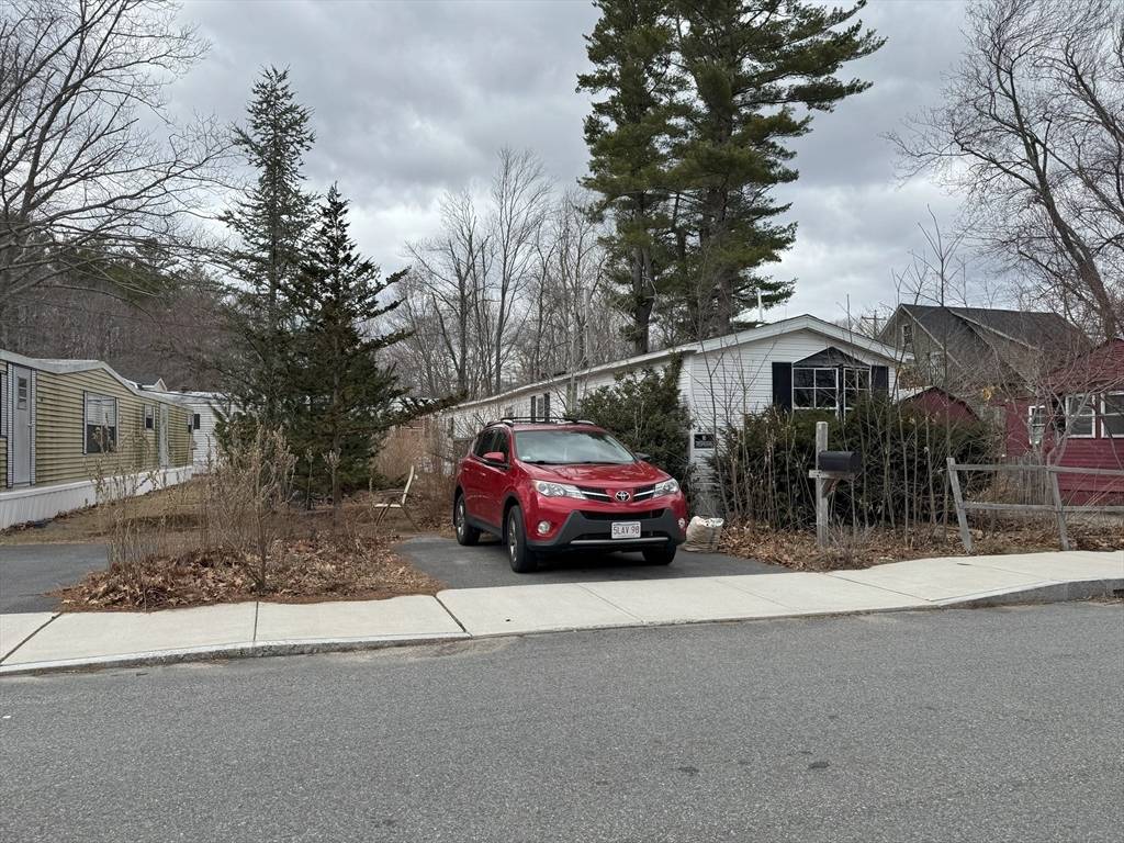 Salisbury, MA 01952,3 Adams St