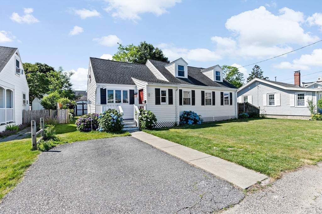 Hull, MA 02045,22 Touraine Ave