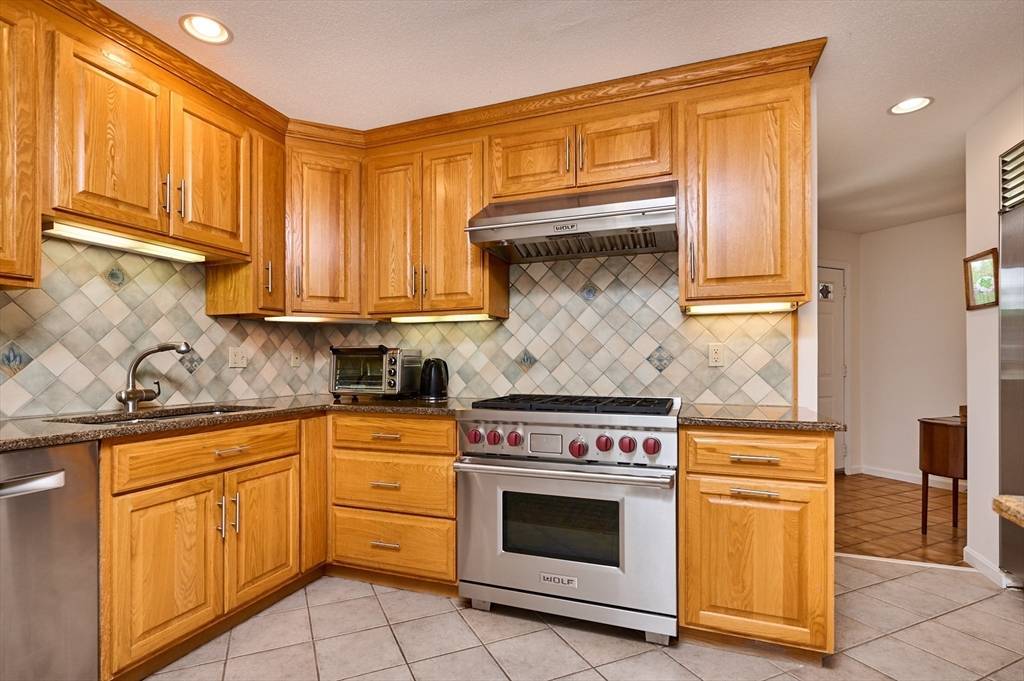 Amherst, MA 01002,3 Baldwin Ln #3